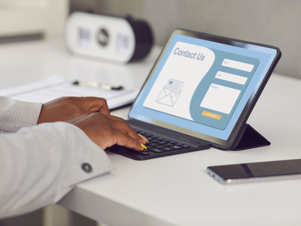 Sites são como sedes virtuais, com várias páginas e informações institucionais
